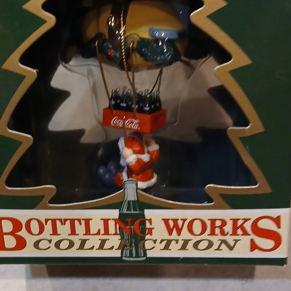Coca Cola North Pole Express Santa Blimp Balloon Christmas Ornament 1992. NWB